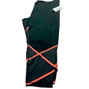 Shape 3x plus size leggings. Quality leggings with stripe design.